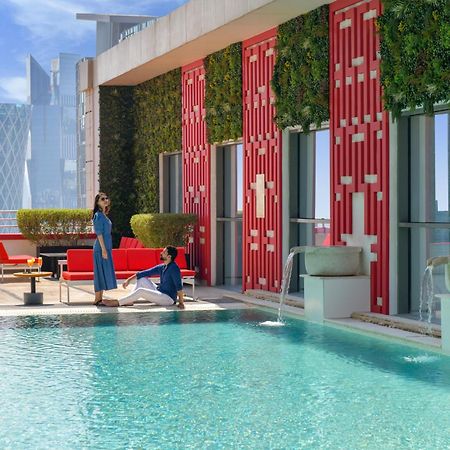 Dusit Doha Hotel Exterior foto The pool at the 87th floor