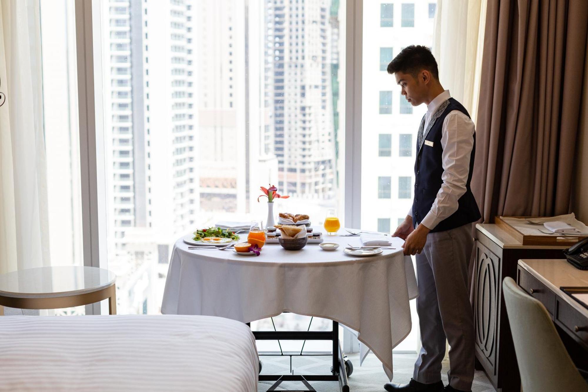 Dusit Doha Hotel Exterior foto Room service
